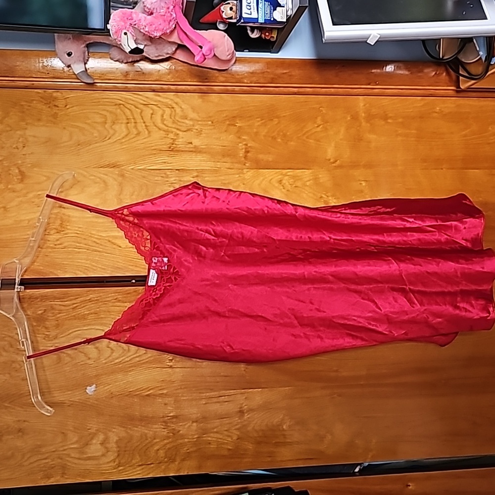 Red with neckline lace nightgown size XL